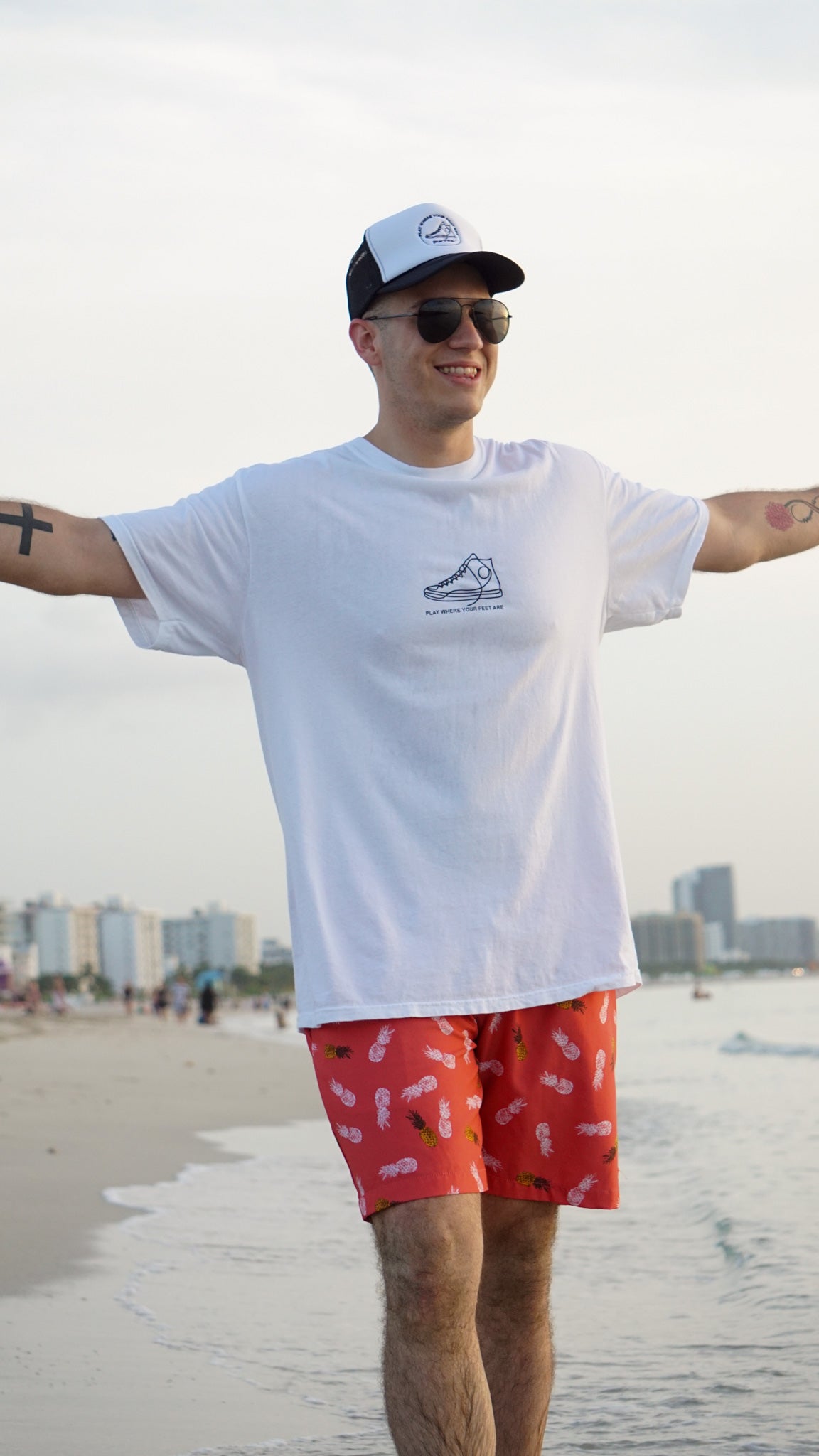 Sneaker T-Shirt